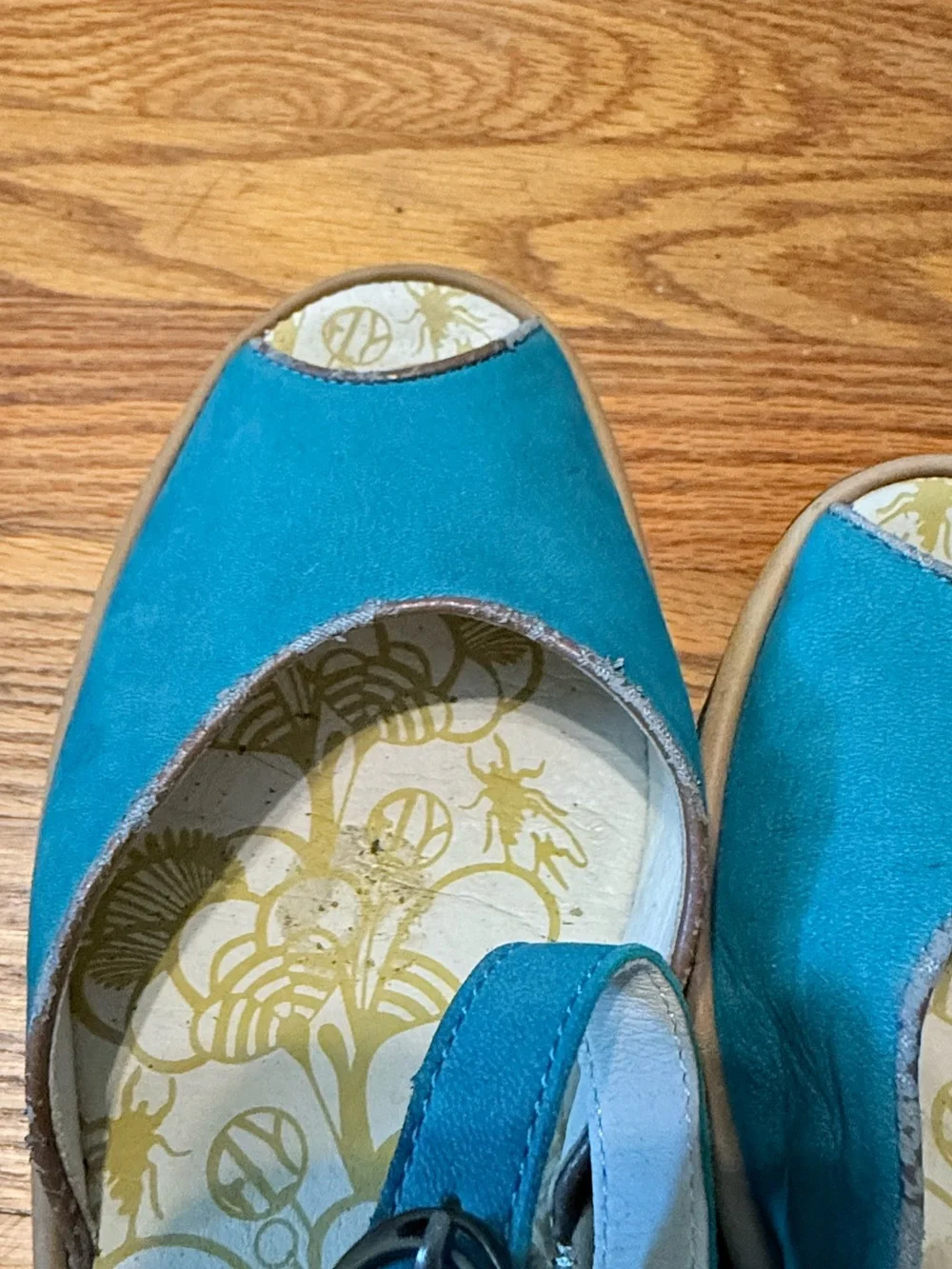 FLY London Yora Turquoise Leather Peep Toe Wedge Sandal Sz 40 -9.5us
